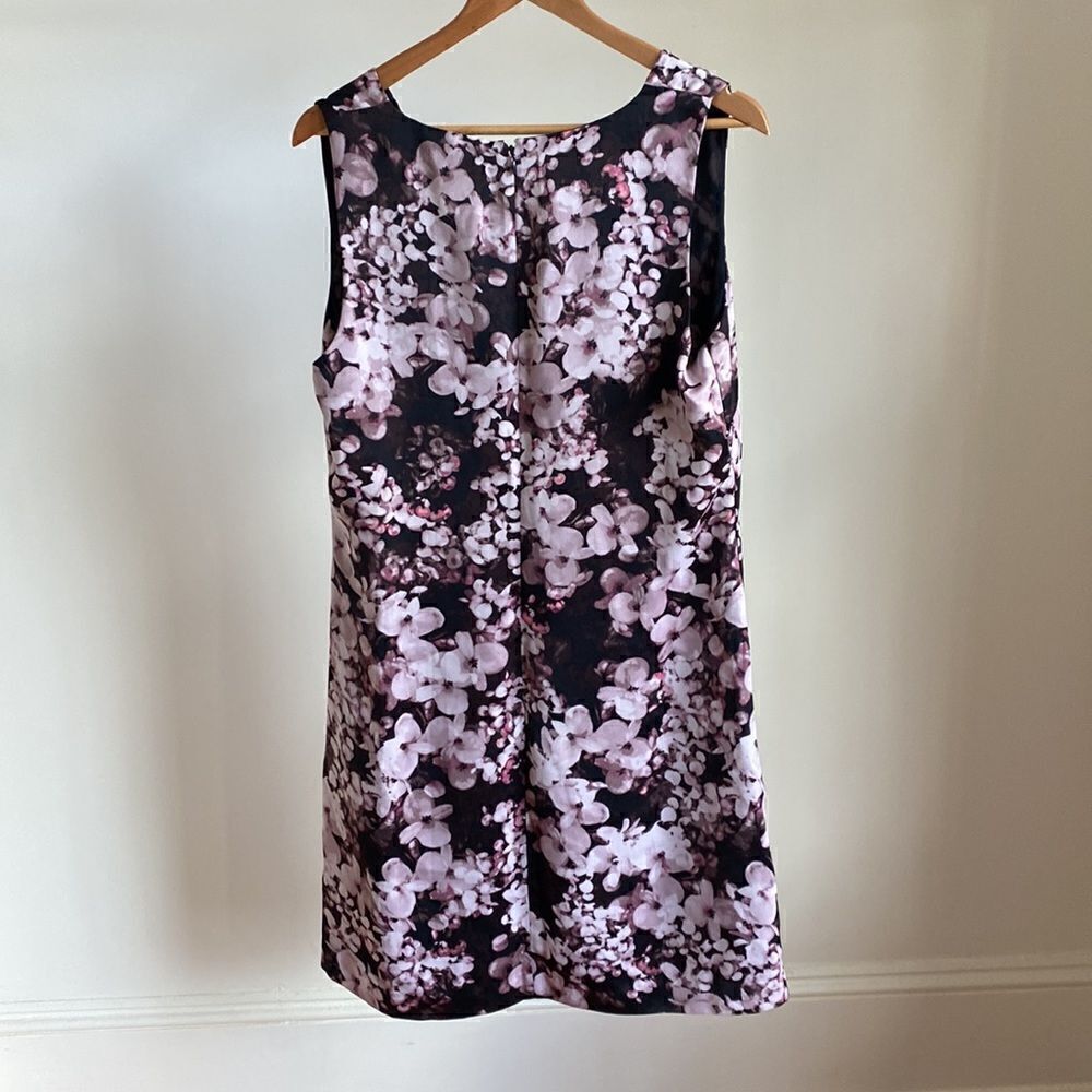 NWT Sleeveless V-neck Floral Shift Dress by BR - Picture 8 of 13